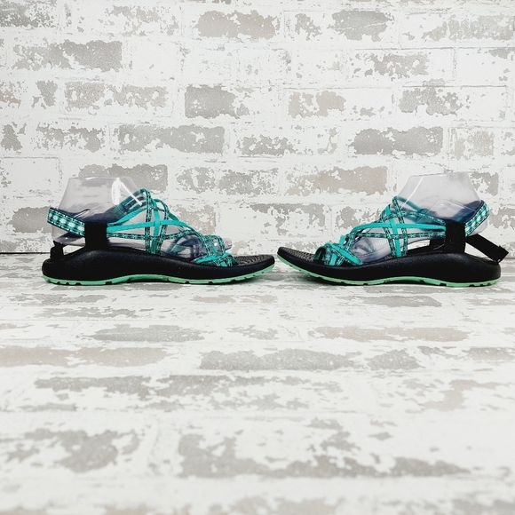 Chaco Black & Aqua Triple Strap Toe Loop Classic Chuckwalla Slip-On Sandals M786 - Picture 7 of 11